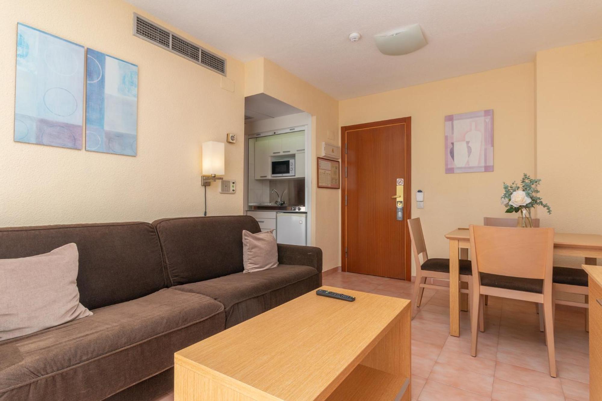 One-Bedroom Apartment Terrace,1226848733:JPEG